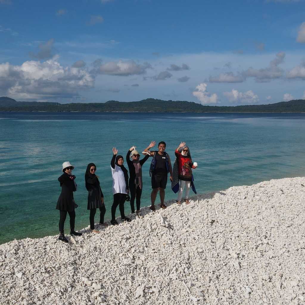 West Coast Island Hopping photo 8