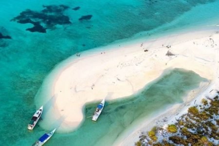 9 Fakta dan Pesona Pulau Selayar, Suasananya Seperti di Pulau Pribadi