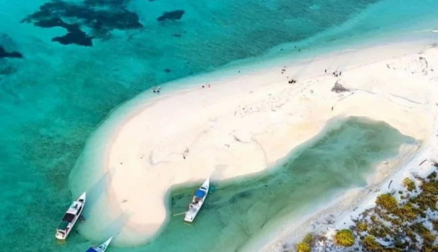 9 Fakta dan Pesona Pulau Selayar, Suasananya Seperti di Pulau Pribadi