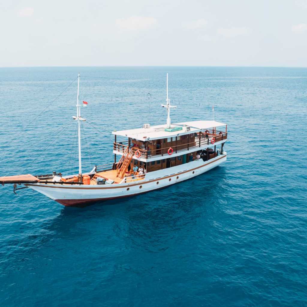 Sailing Taka Bonerate photo