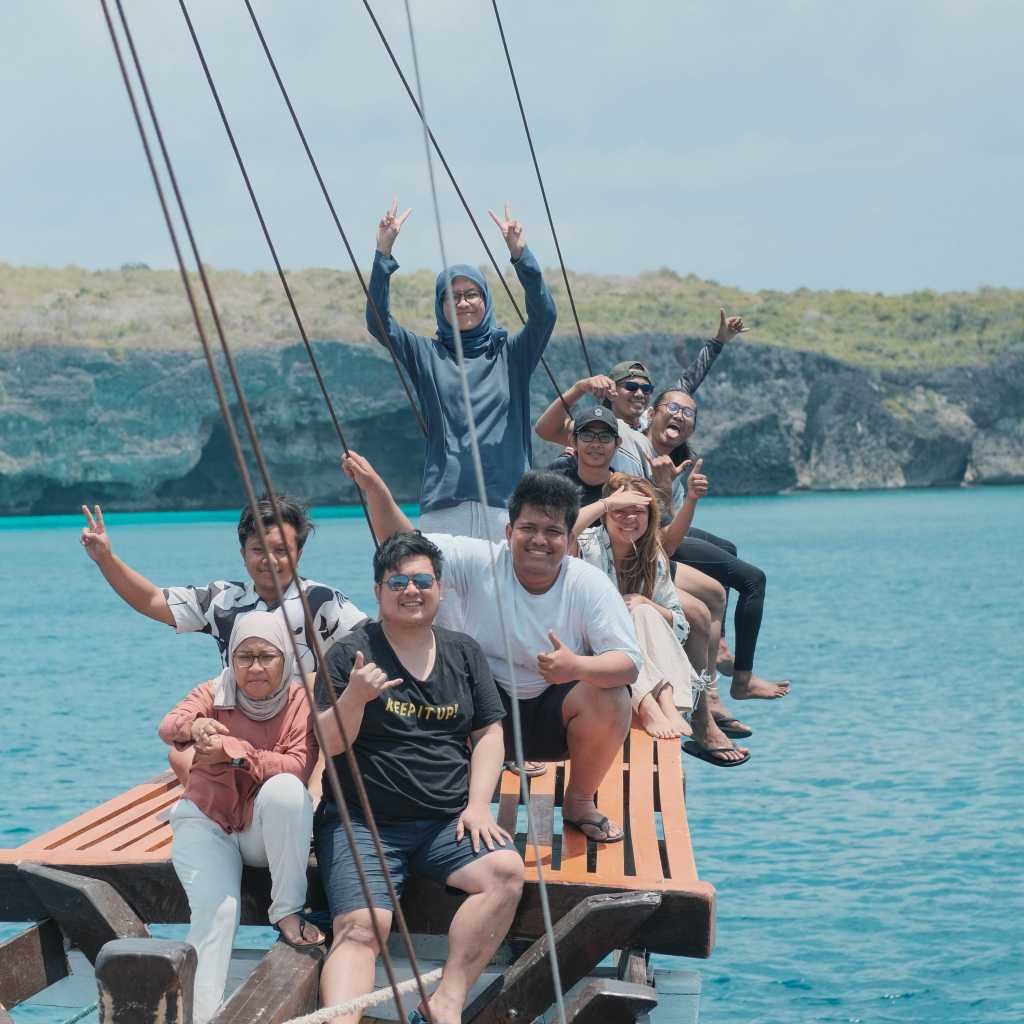 Sailing Taka Bonerate photo